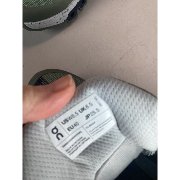 On Cloudtrax Women's Hiking Midnight Glacier Size 8.5 - Picture 6 of 6